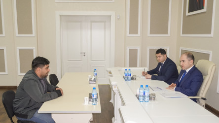 Əmək və Əhalinin Sosial Müdafiəsi Nazirliyinin Aparatının rəhbəri Fuad Musayev Ağsu rayonunda sakinləri qəbul edib