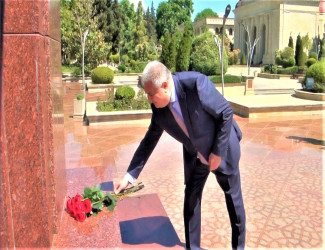 Ümummilli Lider Heydər Əliyevin anadan olmasının 103-cü ildönümü ilə əlaqədar Ulu Öndərin abidəsi ziyarət edilib və Ağsu rayon Heydər Əliyev Mərkəzinə ekskursiya təşkil olunub