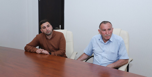 Səfərbərlik və Hərbi Xidmətə Çağırış üzrə Dövlət Xidmətinin rəisi  Mürsəl İbrahimov Ağsu rayonunda vətəndaşları qəbul edib