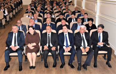 Ağsu rayonunda Ulu Öndər Heydər Əliyevin anadan olmasının 103-cü ildönümü ilə əlaqədar rəsmi yığıncaq keçirilib və konsert təşkil edilib