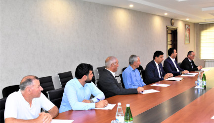 Ağsu rayonunda "2026-2030-cu illərdə kənd təsərrüfatı məhsullarının istehsalı və emalı sahələrinin inkişafına dair iş planı"nın hazırlanmasına həsr olunmuş görüş keçirilib