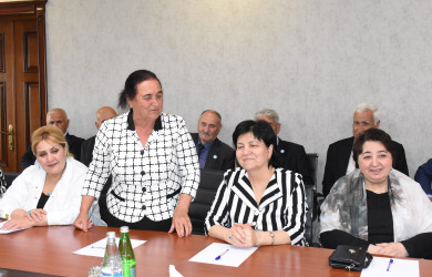 Ağsu RİH-də Hümbətova Sehrayyə Şiralı qızının 75 illik yubileyi qeyd olunub