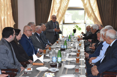 Ağsu rayonunda 2025-ci ilin “Konstitusiya və Suverenlik İli” elan edilməsi ilə bağlı “Müzəffər Ali Baş Komandan və suverenliyə gedən yol” mövzusunda dəyirmi masa keçirilib