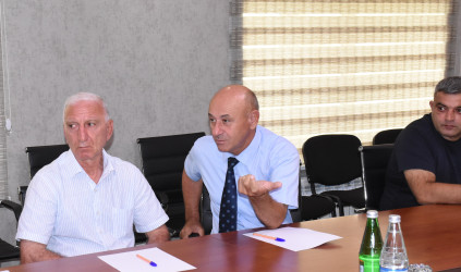 Ağsu rayonunda "2026-2030-cu illərdə kənd təsərrüfatı məhsullarının istehsalı və emalı sahələrinin inkişafına dair iş planı"nın hazırlanmasına həsr olunmuş görüş keçirilib