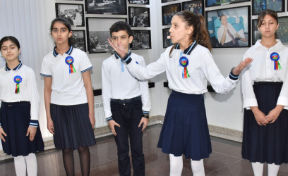 Ağsu rayonunda Ulu Öndər Heydər Əliyevin anadan olmasının 103-cü ildönümü ilə əlaqədar rəsmi yığıncaq keçirilib və konsert təşkil edilib