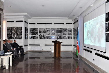Ağsu rayonunda Ulu Öndər Heydər Əliyevin anadan olmasının 102-ci ildönümü ilə əlaqədar abidəsi ziyarət edilib və “Heydər Əliyev müstəqil Azərbaycan konstitusiyasının müəllifidir” mövzusunda yığıncaq keçirilib