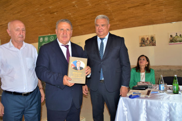 Ağsu rayonunda professor Qafar Cəbiyevin anadan olmasının 75 illik yubileyinə həsr olunmuş elmi-praktiki konfrans keçirilib