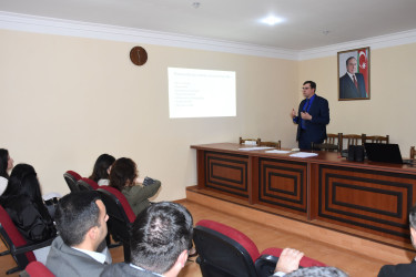 Ağsu rayonunda dövlət qulluqçuları üçün təlimlər keçirilib
