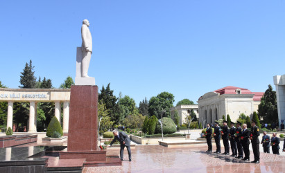 Ağsu rayonunda Ulu Öndər Heydər Əliyevin anadan olmasının 102-ci ildönümü ilə əlaqədar abidəsi ziyarət edilib və “Heydər Əliyev müstəqil Azərbaycan konstitusiyasının müəllifidir” mövzusunda yığıncaq keçirilib