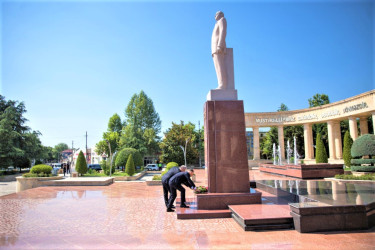 Rəqəmsal inkişaf və nəqliyyat naziri Ağsu rayonunda vətəndaşları qəbul edib